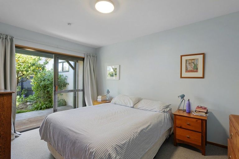 Photo of property in 3/63 Beachville Road, Redcliffs, Christchurch, 8081