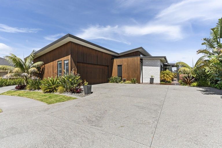 Photo of property in 14 Waitaha Place, Bell Block, New Plymouth, 4312