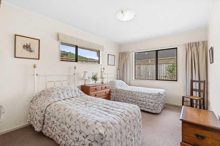 Photo of property in 36 Cranbrook Grove, Waikanae, 5036