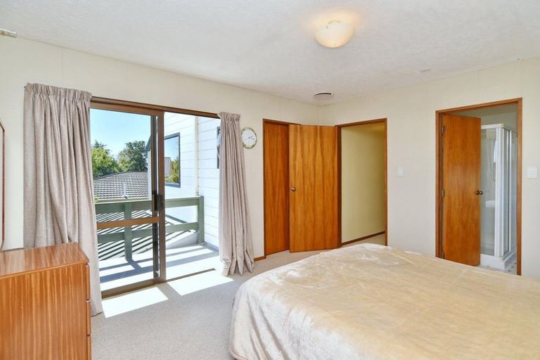 Photo of property in 6 Luxton Place, Rangiora, 7400