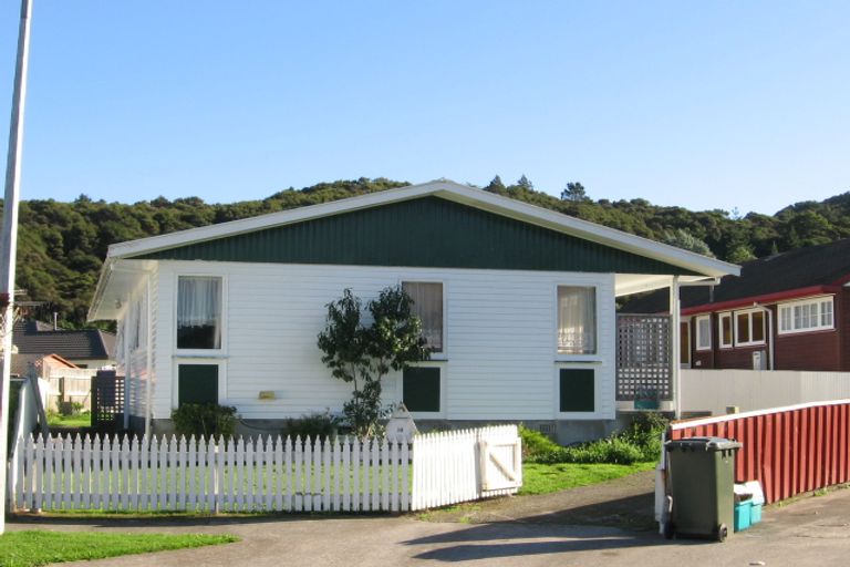Photo of property in 16 Kerepehi Grove, Wainuiomata, Lower Hutt, 5014