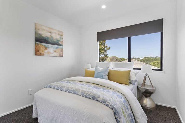 Photo of property in 1/11 Valecrest Place, Bayview, Auckland, 0629