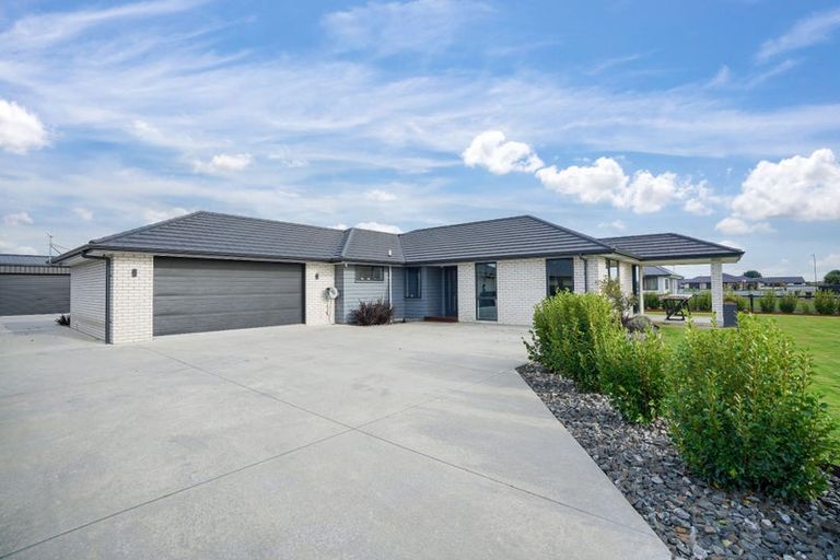 Photo of property in 12 Pegasus Place, Seaward Bush, Invercargill, 9812