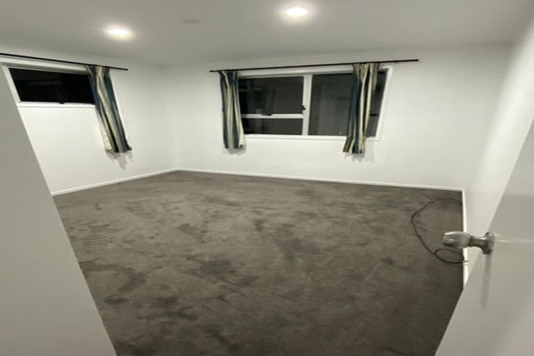 Photo of property in 146 Waimumu Road, Massey, Auckland, 0614