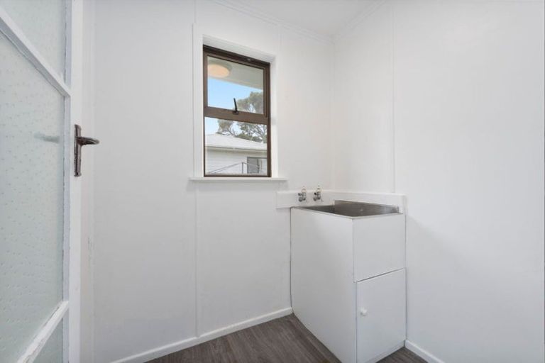 Photo of property in 50 Barrys Road, Glendene, Auckland, 0602