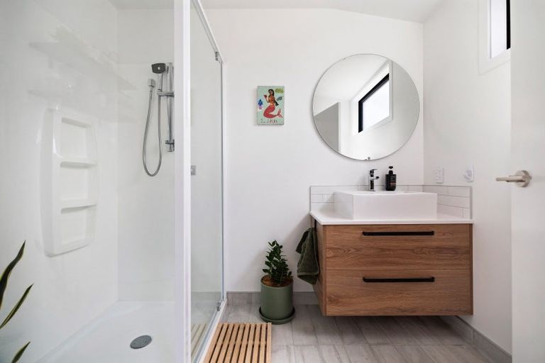 Photo of property in 12 Howden Drive, Jacks Point, 9371