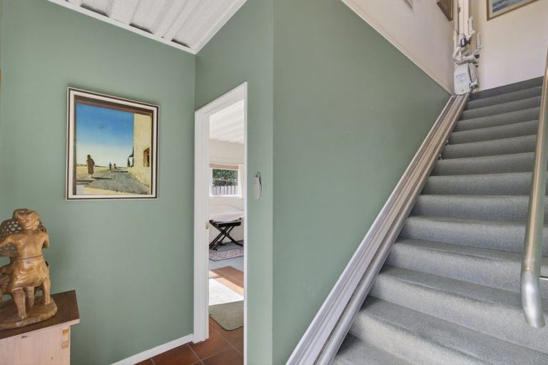 Photo of property in 6a Leatham Avenue, Strandon, New Plymouth, 4312