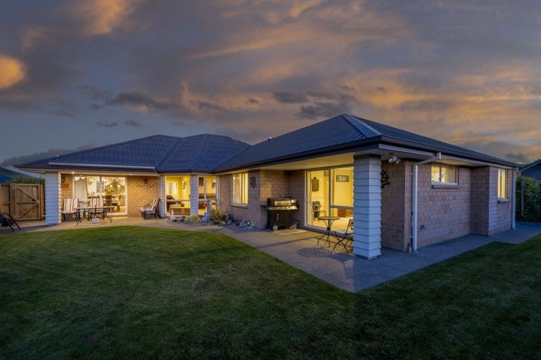 Photo of property in 15 Sutherland Drive, Kaiapoi, 7630