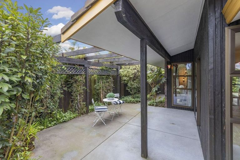 Photo of property in 18 Hawkswood Place, Avonhead, Christchurch, 8042