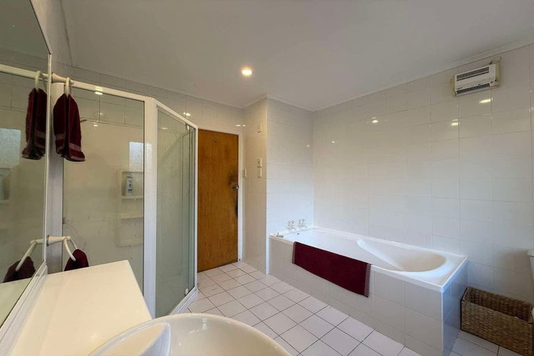 Photo of property in 17 Rakeiora Grove, Korokoro, Lower Hutt, 5012