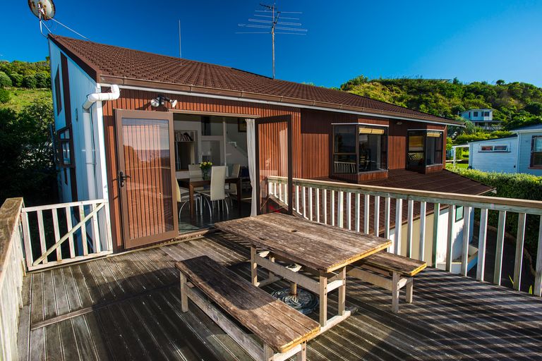 Photo of property in 58 Moana Road, Okitu, Gisborne, 4010