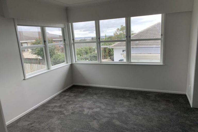 Photo of property in 122 Hepburn Road, Glendene, Auckland, 0602