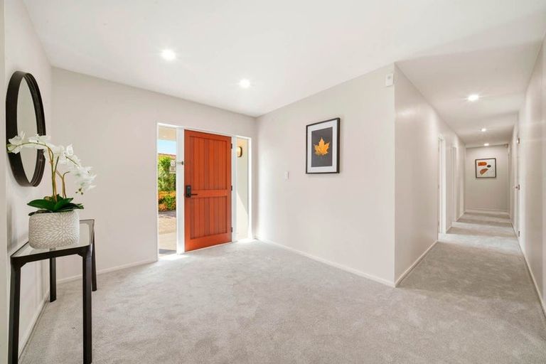 Photo of property in 22 Suncrest Drive, West Harbour, Auckland, 0618