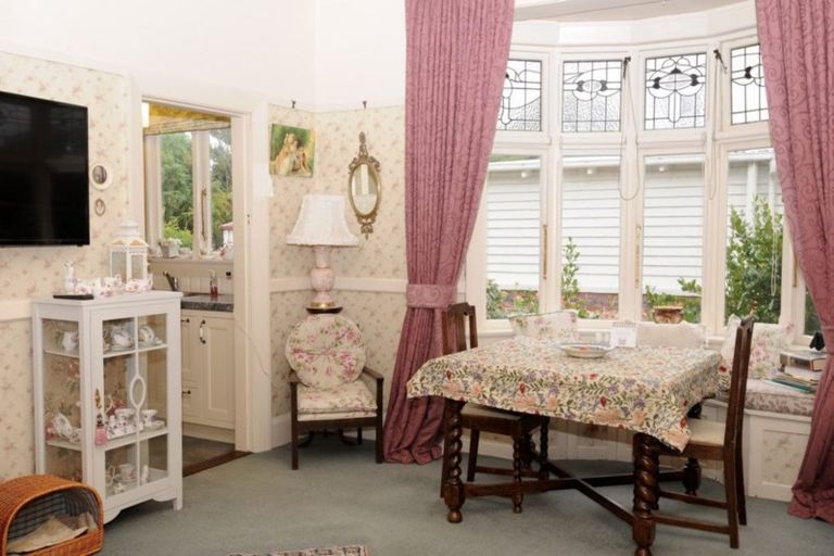 Photo of property in 1 Parsonage Road, Waimate, 7924