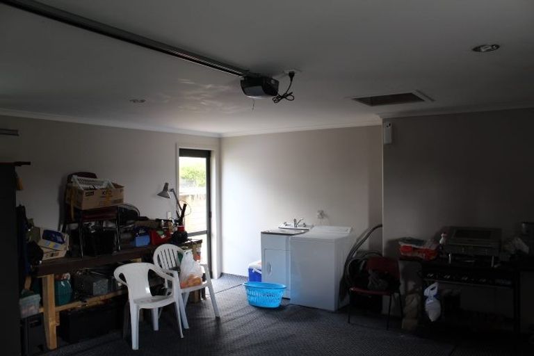 Photo of property in 102 Barrington Drive, Huntington, Hamilton, 3210