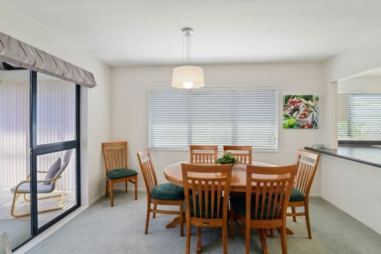 Photo of property in 28 Mark Place, Lynmore, Rotorua, 3010