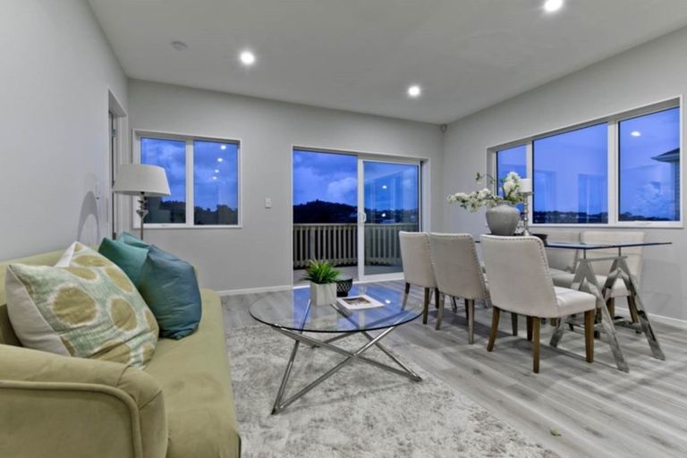 Photo of property in 113 Godfrey Drive, Orewa, 0931