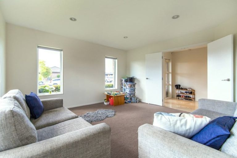 Photo of property in 5 Piwakawaka Court, Rototuna North, Hamilton, 3210