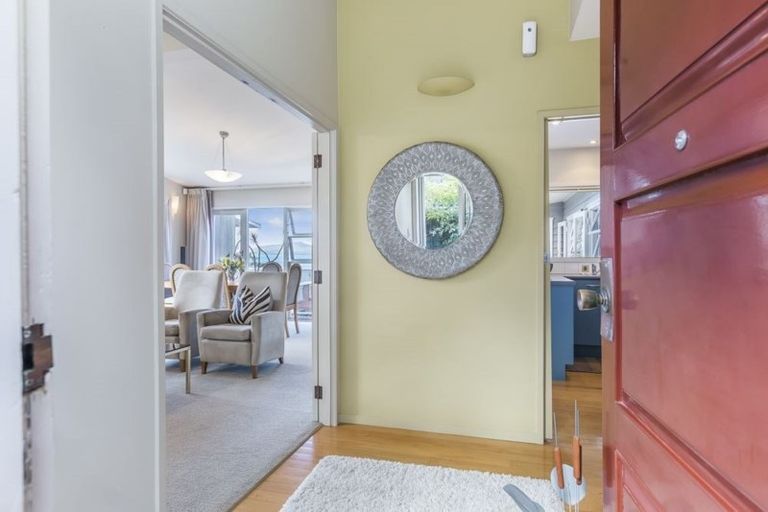 Photo of property in 21a Seaview Road, Castor Bay, Auckland, 0620