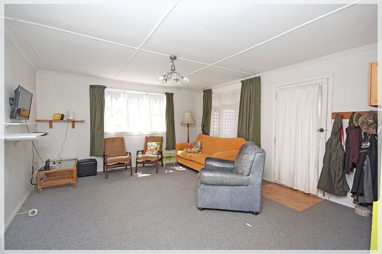 Photo of property in 12 Nelson Street, Foxton Beach, Foxton, 4815