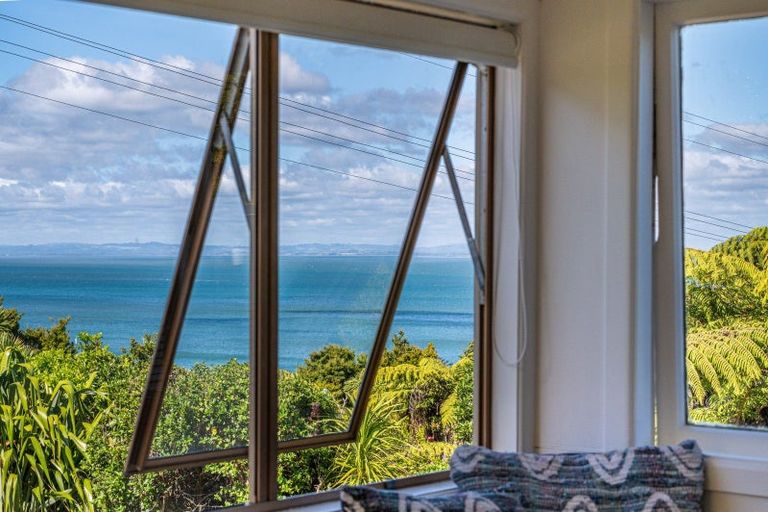 Photo of property in 69 Cornwallis Road, Cornwallis, Auckland, 0604