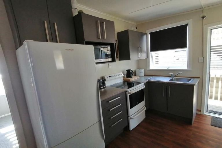 Photo of property in 7 Messenger Terrace, Oakura, 4314