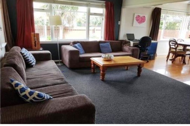 Photo of property in 43 Ravenna Street, Avonhead, Christchurch, 8042