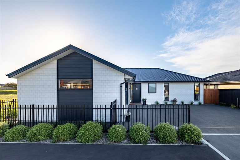 Photo of property in 48 Stationmasters Way, Prebbleton, 7604