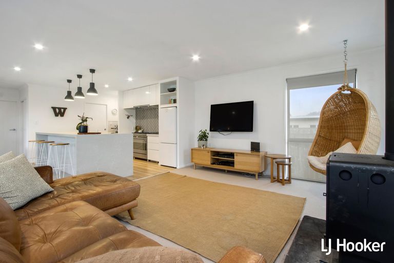 Photo of property in 24 Surfers Avenue, Waihi Beach, 3611