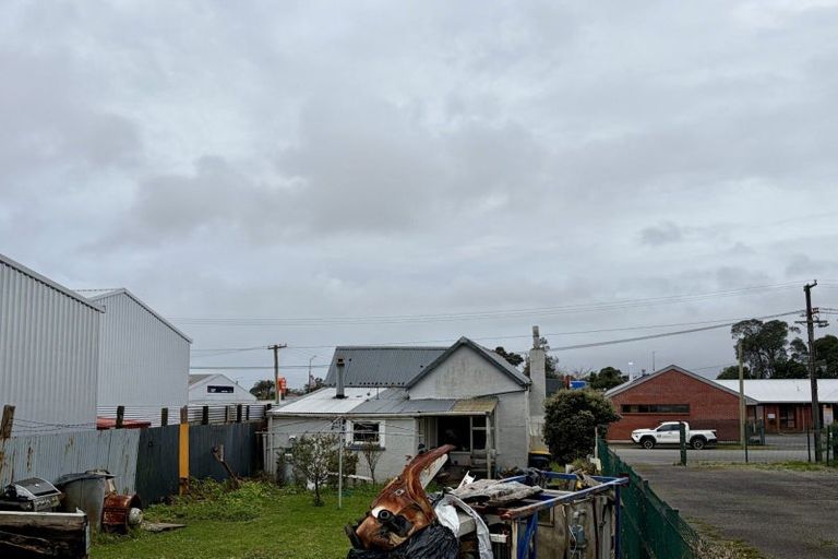 Photo of property in 8 Adderley Street, Westport, 7825