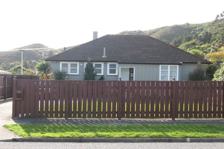Photo of property in 9 Harris Street, Naenae, Lower Hutt, 5011
