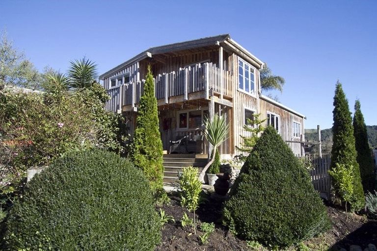 Photo of property in 540 Kawakawa-orere Road, Orere Point, Papakura, 2585