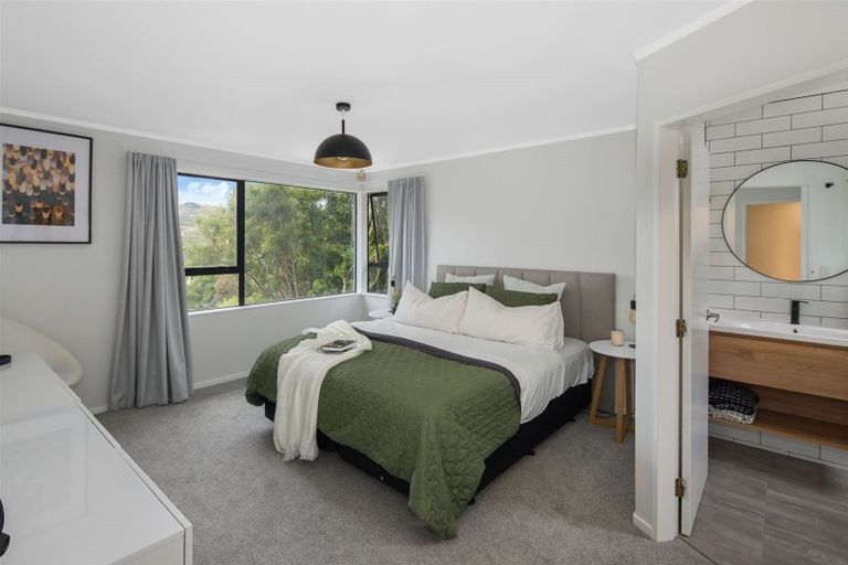 Photo of property in 7 Longmont Terrace, Churton Park, Wellington, 6037