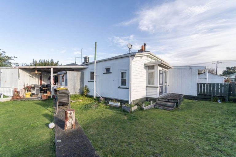 Photo of property in 100 Pembroke Street, Carterton, 5713