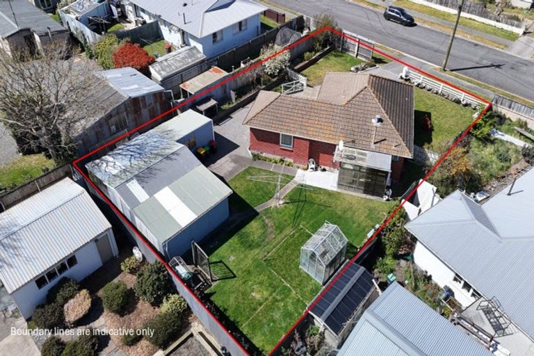 Photo of property in 3 Huron Street, Wainoni, Christchurch, 8061