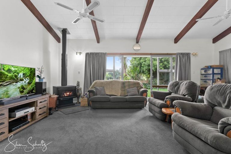 Photo of property in 7 Whaka Street, Maungaturoto, 0520
