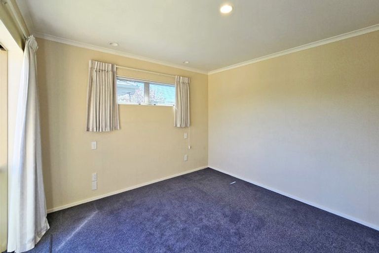 Photo of property in 12 Caulfield Place, Taradale, Napier, 4112