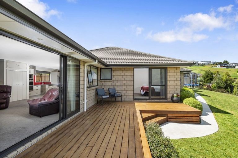 Photo of property in 141 Oteki Park Drive, Welcome Bay, Tauranga, 3112
