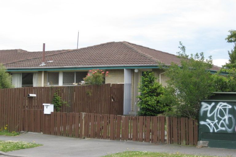 Photo of property in 2/3 Kawau Crescent, Bromley, Christchurch, 8062