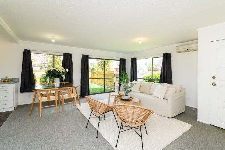 Photo of property in 9 Denver Place, Milson, Palmerston North, 4414