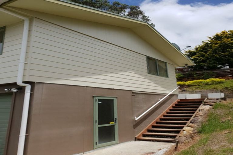 Photo of property in 17 Makiri Street, Helensville, 0800