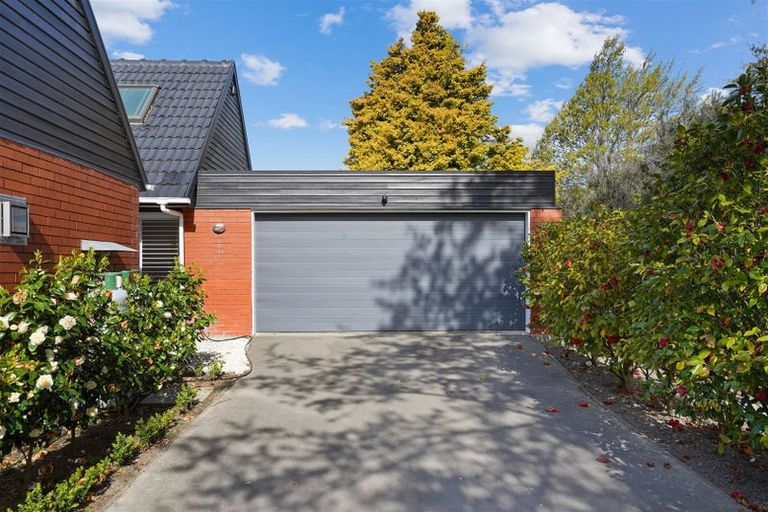 Photo of property in 33 Lavandula Crescent, Burnside, Christchurch, 8042