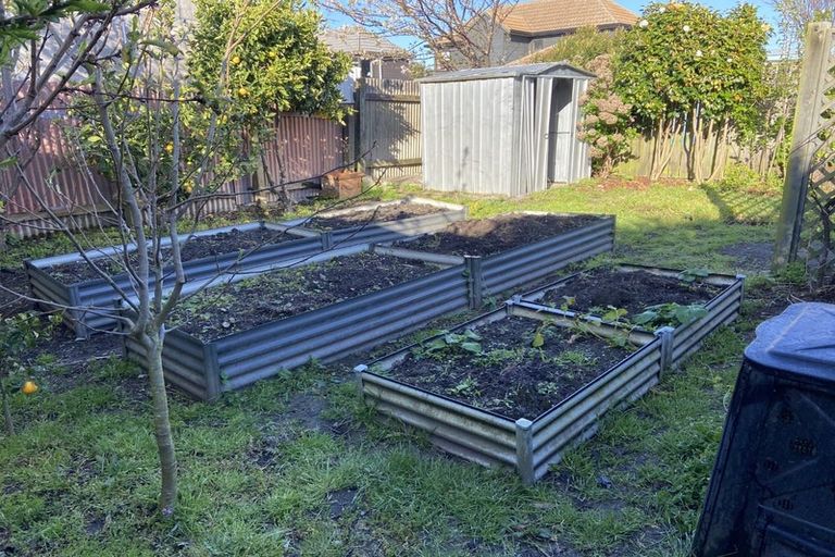 Photo of property in 16 Pilmuir Street, Hutt Central, Lower Hutt, 5010