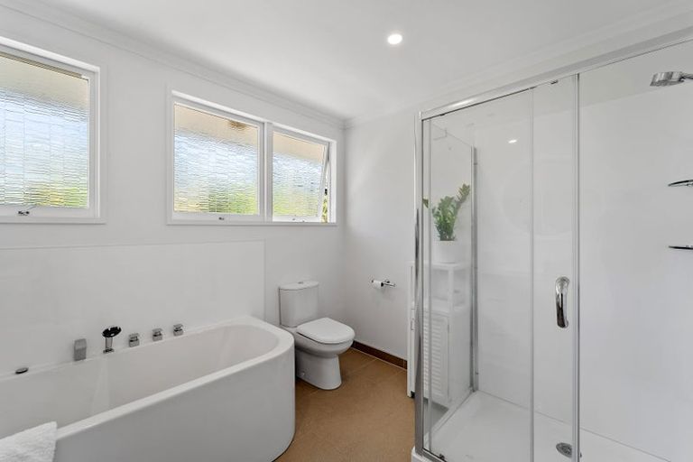 Photo of property in 5 Chevron Place, Castor Bay, Auckland, 0620