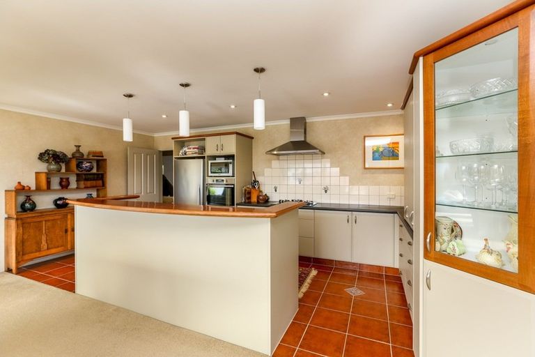 Photo of property in 1 Orlando Close, Frankleigh Park, New Plymouth, 4310