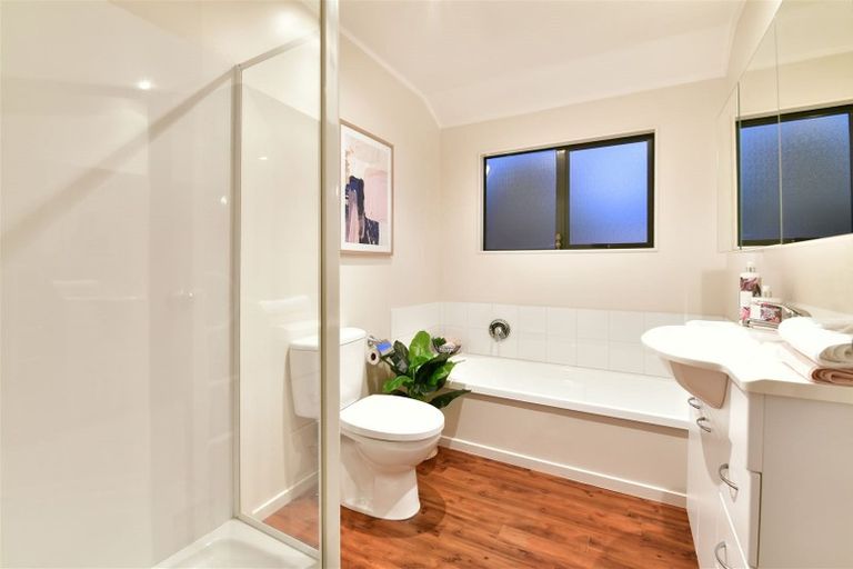 Photo of property in 5a Lillian Place, Orewa, 0931