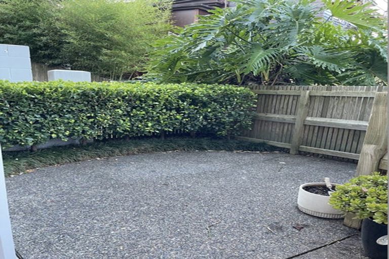 Photo of property in 26/73 Princes Street, Northcote Point, Auckland, 0627