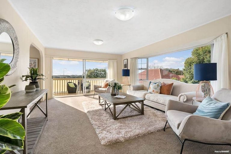 Photo of property in 2/139a Mokoia Road, Birkenhead, Auckland, 0626