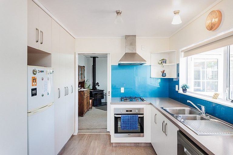 Photo of property in 21 Colonial Place, Kelvin Grove, Palmerston North, 4414