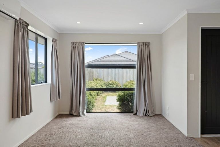 Photo of property in 38 Nicolau Avenue, Rolleston, 7615